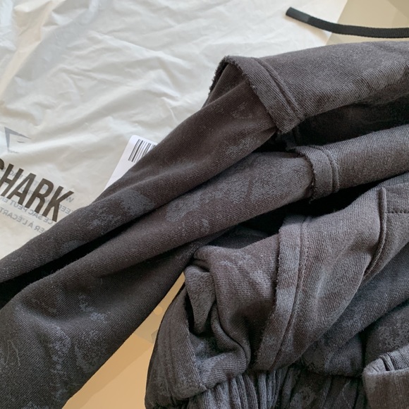 NWT GYMSHARK KK FIT CROP HOODIE SZ XS BLACK CAMO - Picture 5 of 8